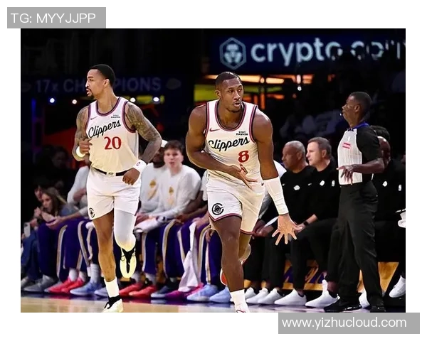 快船是否该持续让克里斯-邓恩担任首发？他的进攻问题亟需处理